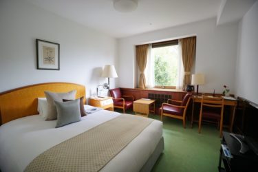 山の上ホテル デラックスダブルのお部屋